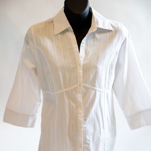 White 3/4 sleeved button-up maternity blouse
